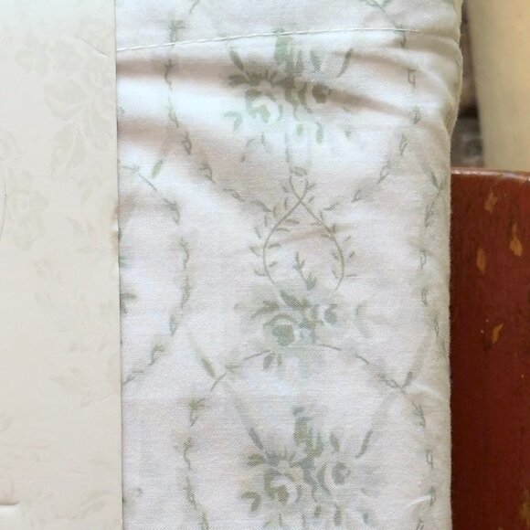 Cabbages & Roses KING Size Sheet Set JULIA SAGE Crisp Cotton Percale - Picture 2 of 6